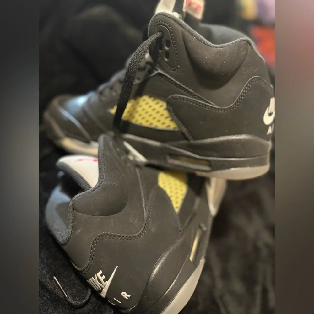 Jordan 5 retro og bg 'metallic' 2016 Boy Size 6y (Must See)